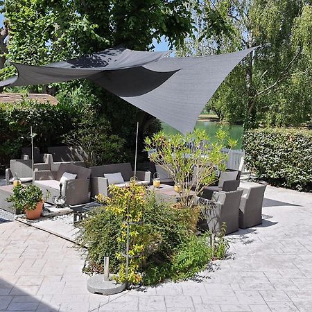 Logis - Hotel & Restaurant Le Gonfalon Germigny-l'Eveque エクステリア 写真