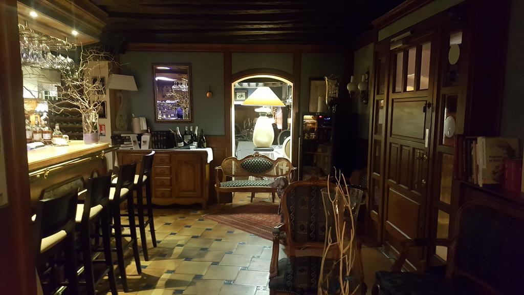 Logis - Hotel & Restaurant Le Gonfalon Germigny-l'Eveque エクステリア 写真