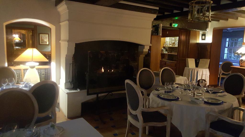 Logis - Hotel & Restaurant Le Gonfalon Germigny-l'Eveque エクステリア 写真