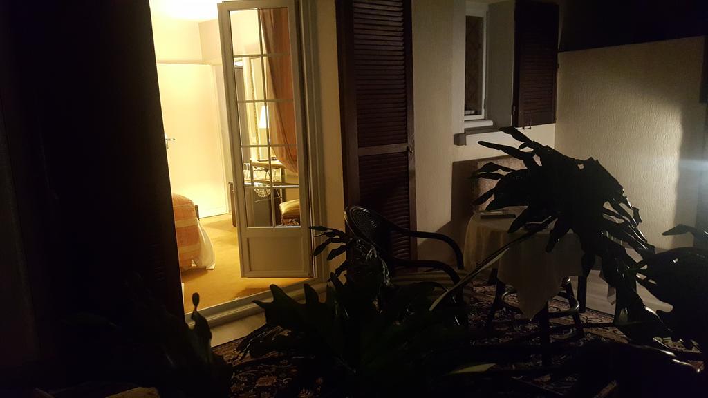Logis - Hotel & Restaurant Le Gonfalon Germigny-l'Eveque エクステリア 写真