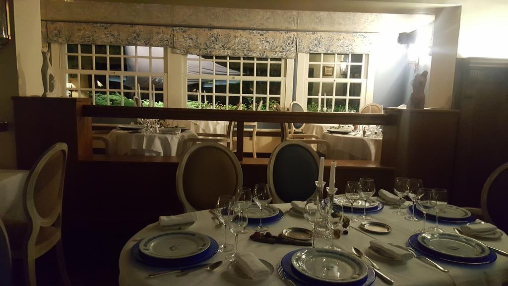 Logis - Hotel & Restaurant Le Gonfalon Germigny-l'Eveque エクステリア 写真