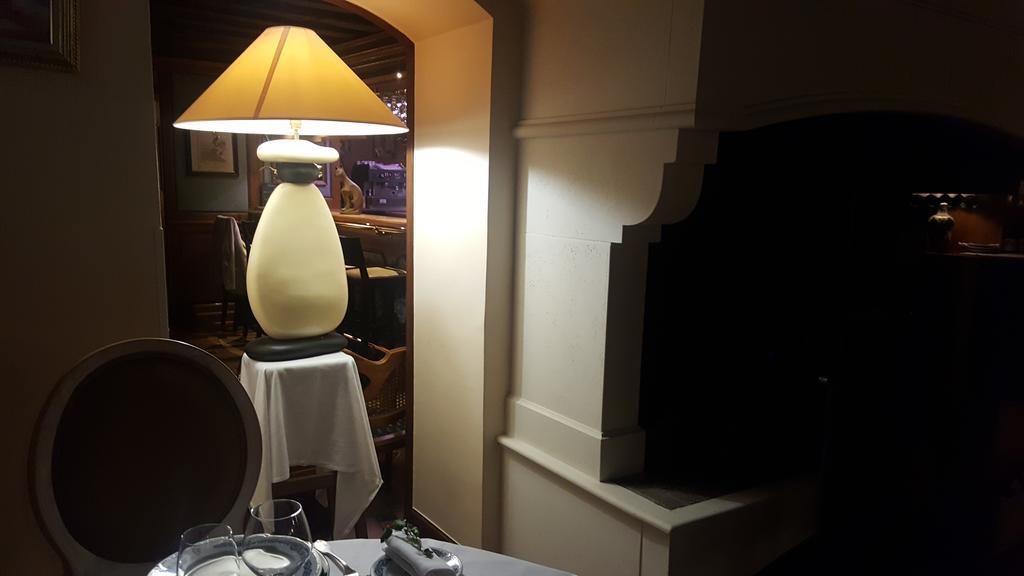 Logis - Hotel & Restaurant Le Gonfalon Germigny-l'Eveque エクステリア 写真