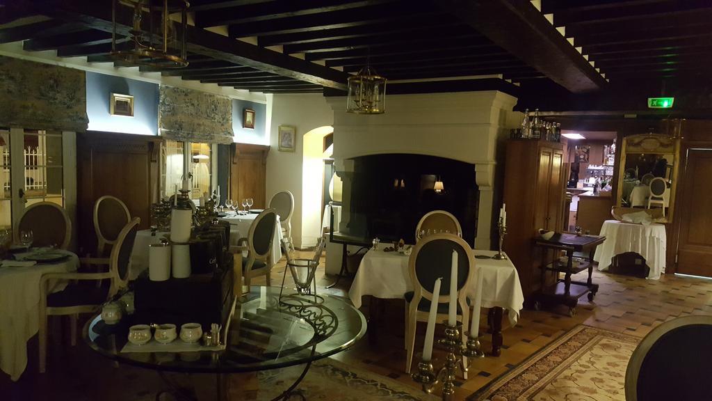 Logis - Hotel & Restaurant Le Gonfalon Germigny-l'Eveque エクステリア 写真
