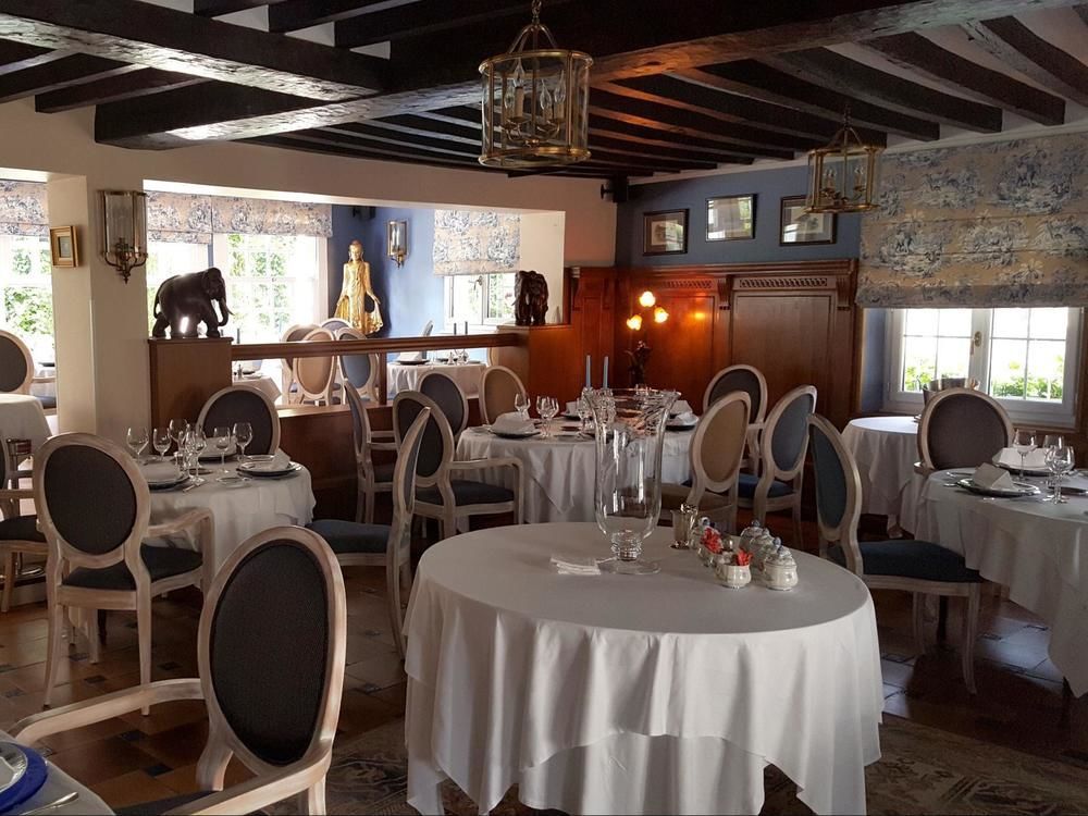 Logis - Hotel & Restaurant Le Gonfalon Germigny-l'Eveque エクステリア 写真