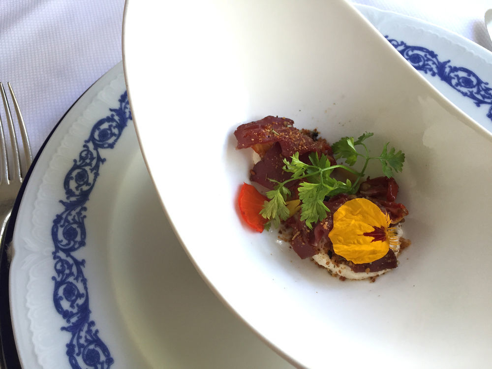 Logis - Hotel & Restaurant Le Gonfalon Germigny-l'Eveque エクステリア 写真