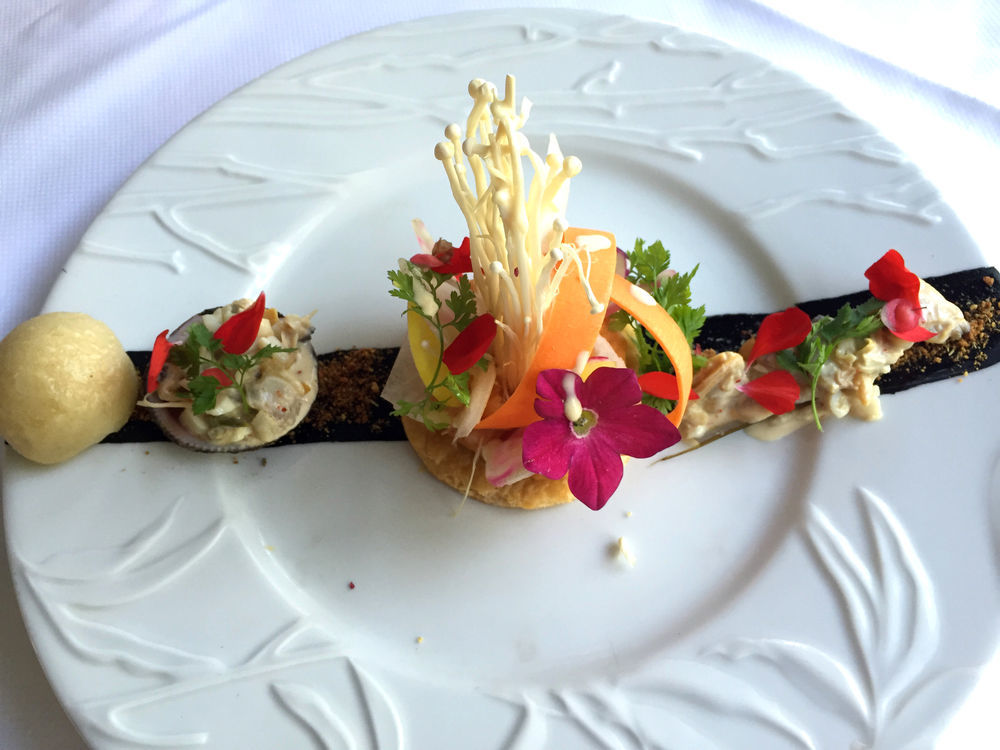 Logis - Hotel & Restaurant Le Gonfalon Germigny-l'Eveque エクステリア 写真